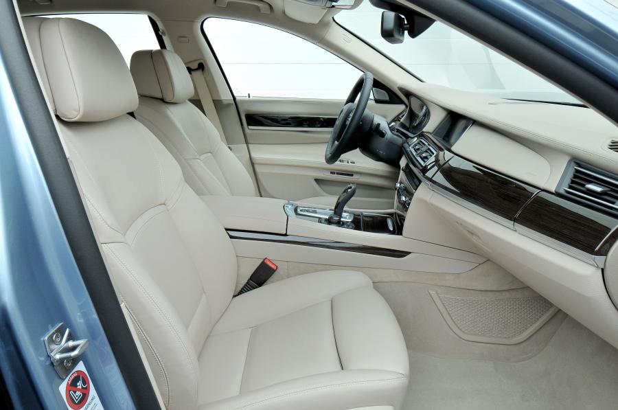  BMW ActiveHybrid 7 2013 года  (фото 7 из 36)